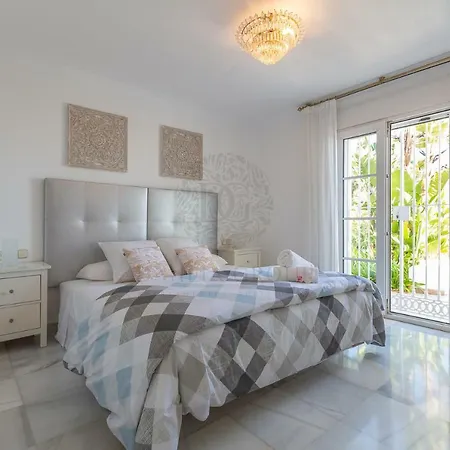 Segher Beach By Dahlia Group *